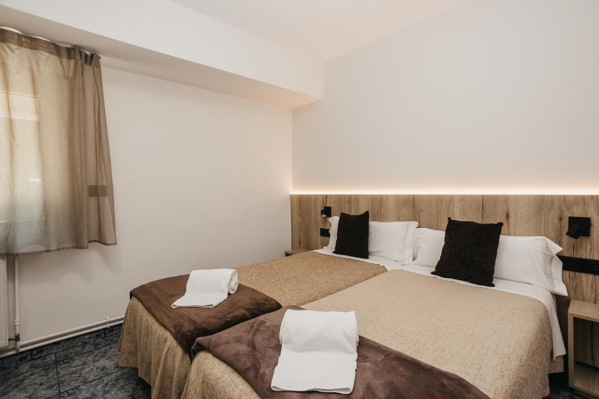 La Trobada Hotel Sport Ripoll Exterior photo